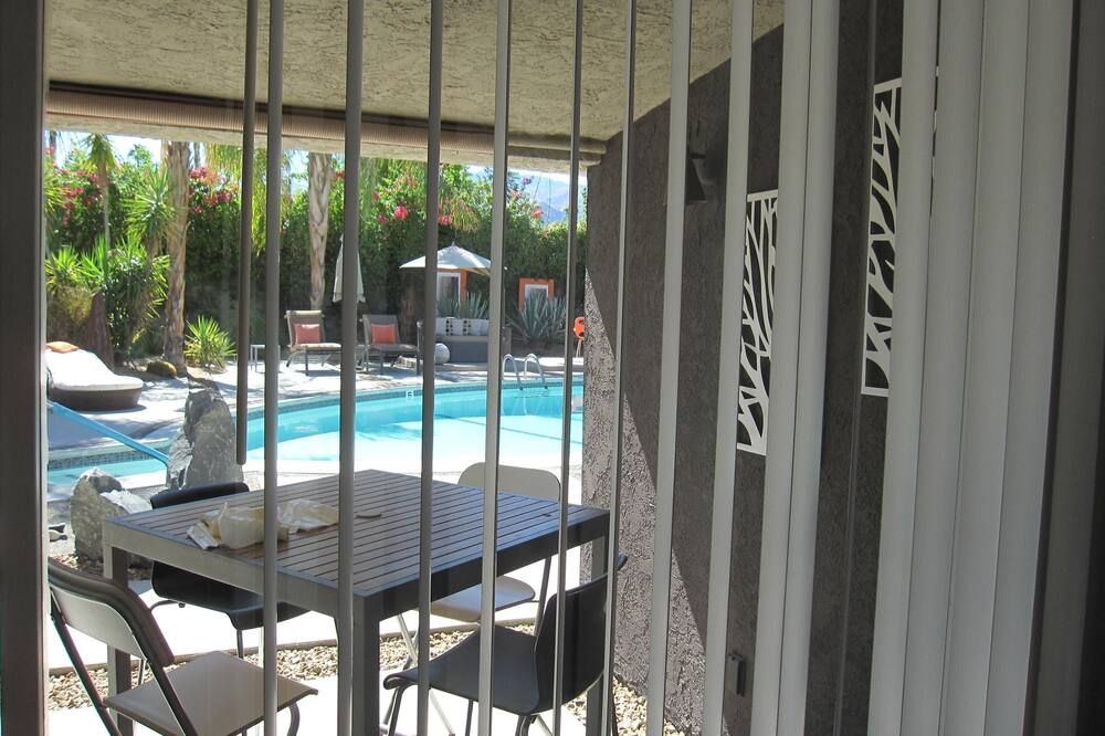 Hidden Gem in a Secluded Resort Like Setting - بالم سبرينغس - حوض السباحة