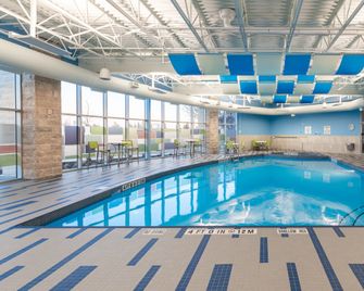 Holiday Inn Express & Suites Saskatoon East - University By IHG - Saskatoon - Pool