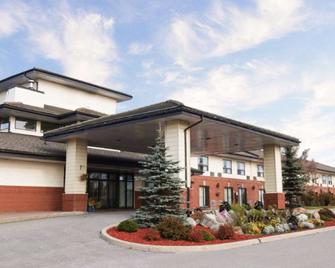 Quality Inn - North Bay - Building