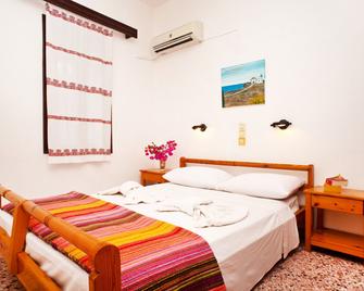 Dolphin Apartments - Frangokastello - Bedroom