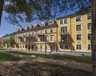 Dr. Adler Spa & Kurhotel - Františkovy Lázně - Building