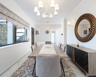 Olive Green Haven-3br-Private Parking-Balcony - Kos - Essbereich