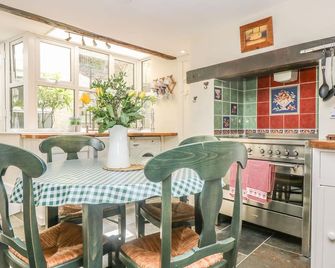 The Watch Below - Fowey - Dining room