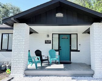 Sun & Snow Bungalow Remodeled Hot Tub W&D - South Salt Lake