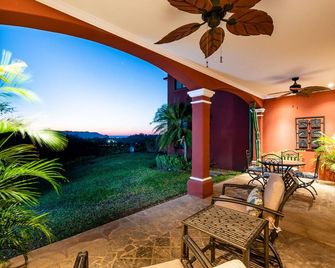 Bougainvillea 7315 Luxury Penthouse- Reserva Conchal - Brasilito - Patio