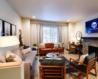 The Mccall Hideaway - Cozy Downtown Retreat - McCall - Obývací pokoj