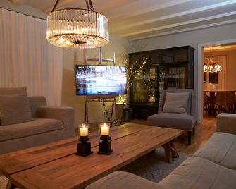 La Faya 'Molerhüsli'- Gemütliches, gehobenes Ferienhaus in Muggenbrunn -Feldberg - Todtnau - Living room