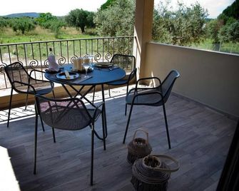 Five Senses Luxury Villas - Βουρβουρού - Μπαλκόνι