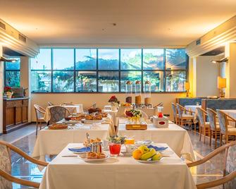 Hotel Cristallo - אסיסי - מסעדה