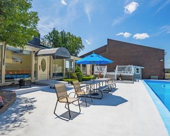 Fireside Inn & Suites Waterville - Waterville - Piscina
