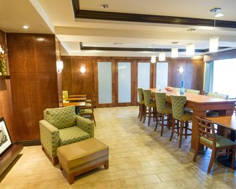 Hampton Inn Brattleboro - Brattleboro - Restaurante