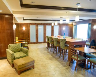 Hampton Inn Brattleboro - Brattleboro - Restaurante