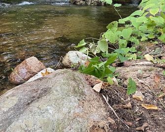 Hear the stream from bed. - Ossipee - Building