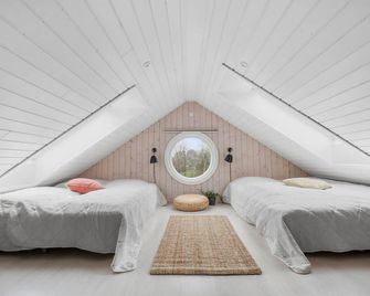 Beautiful Home In Tisvildeleje - Tisvildeleje - Bedroom