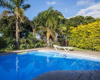 Bennetts Thermal Motor Inn - טאורנגה - בריכה