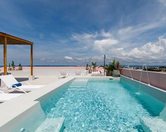 بوندو إستوديو - كارتاخينا دي إندياس - حوض السباحة