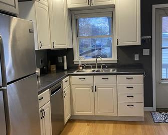 Cute and Cozy Cottage by the Lake! Kayaks! Paddleboard! HUGE Deck w/ Great Views - Salem - Kitchen