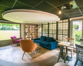 Campanile Senlis - Senlis - Area lounge