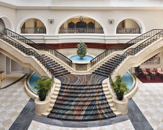 Mövenpick Hotel & Apartments Bur Dubai - דובאי - בניין