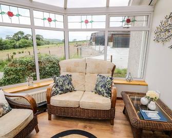 Glebe Farm Cottage - Newry - Living room