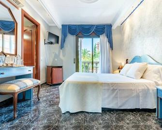 Hotel Canadá - Tarragona - Bedroom