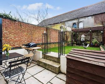 Modern, Chic 3BR Townhouse in Central Oxford - Oxford - Patio