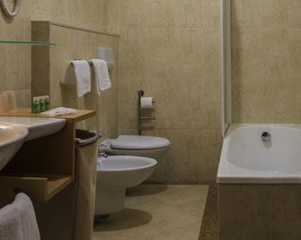 Hotel Beatrice - Este - Baño