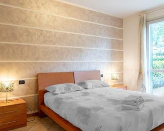 Elegante & Centrale Relax a 2 min dalle QC Terme - San Pellegrino Terme - Camera da letto