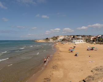 Holiday Apartment \'Samuel Beach Con Veranda\' with Private Terrace & Wi-Fi - Cava d'Aliga - Playa