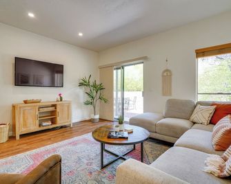 Tucson Foothills Oasis Near Hiking Trails! - Tucson - Pokój dzienny