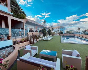 Verde View Villas - Puerto Galera - Havuz