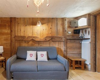 Apartment 'La Remisa' with Shared Terrace, Shared Garden and Wi-Fi - カルヴェンソッド - リビングルーム