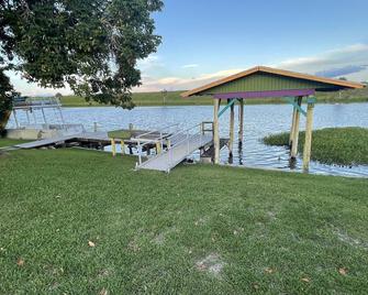 Rim Canal Cottage - Access to Fishing, Just off Lake Okeechobee! cottage - Okeechobee - Patio