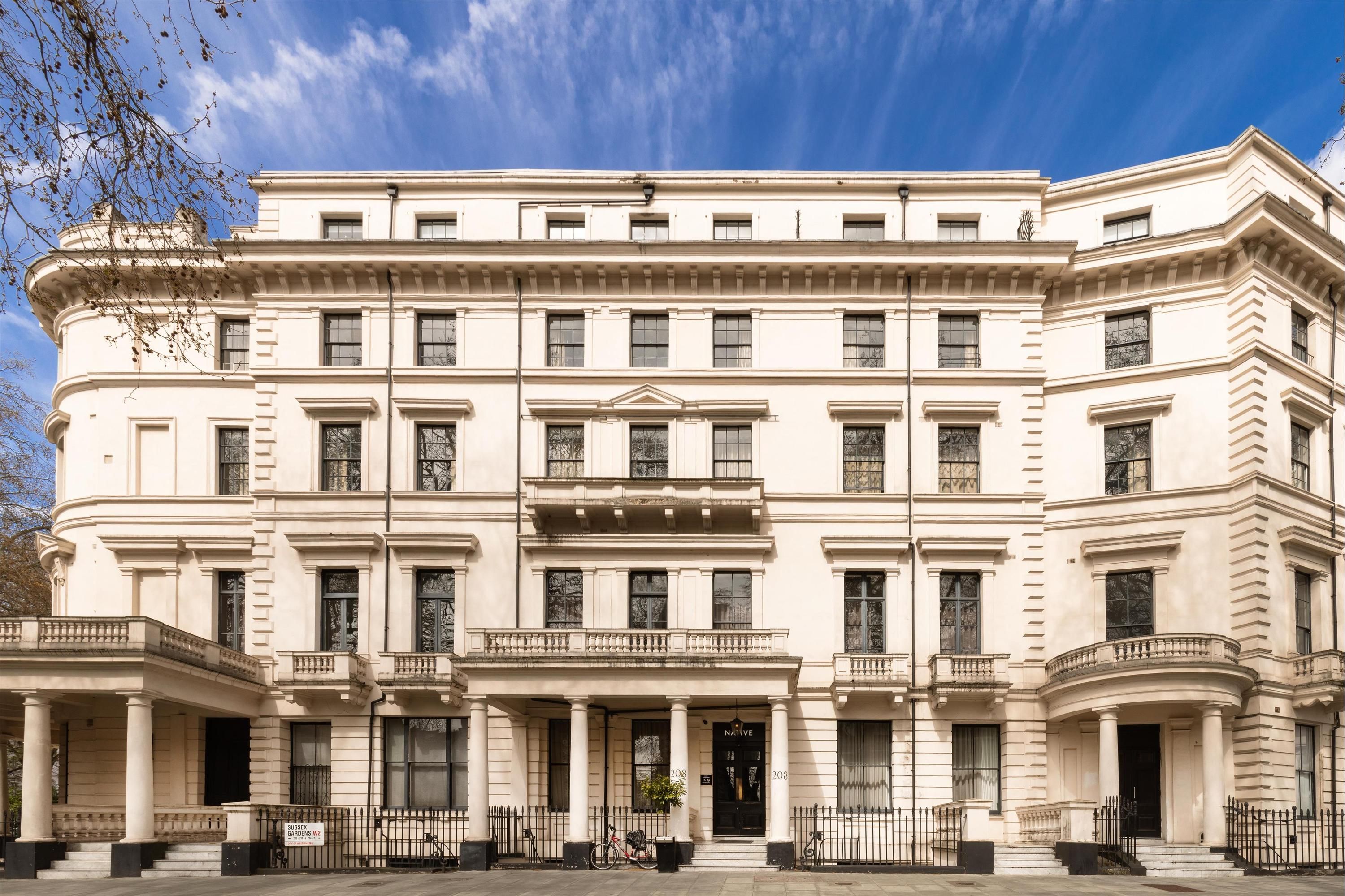 غو نايتف هايد بارك