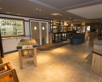 بيني هيدج، ويتبي من مارستونز إنز - ويتبي - بار