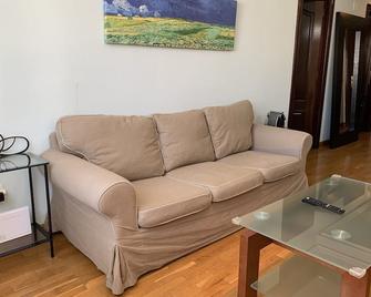ConfortArte Apartamentos con wifi en Oviedo centro - Oviedo - Soggiorno