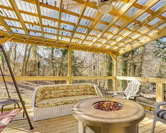 2 Story Rustic Cabin In Beautiful Clayton, Georgia! - Clayton - Balcony