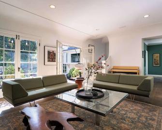 Whimsical Los Feliz House - Pool - Fire Pit - Dogs Ok - Los Angeles - Living room