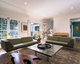 Whimsical Los Feliz House - Pool - Fire Pit - Dogs Ok - לוס אנג'לס - סלון