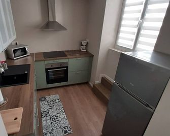Apartment 101 refurbished !!!! 07/2019 !!!! 45 M2 (sleeps 4) - Bourg-Saint-Andéol - Küche