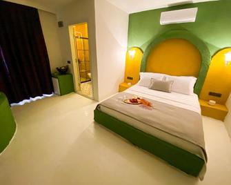 Tekhan Alacati Hotel - Cesme - Bedroom