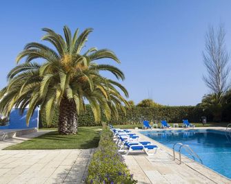 ibis Faro Algarve - פארו - בריכה