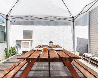 Vita Portucale ! Country House with Garden - Almada - Innenhof