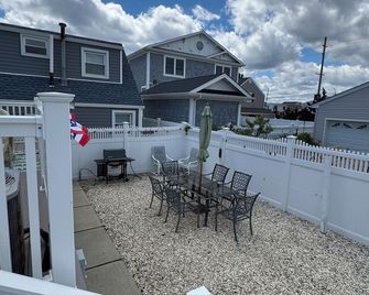 This lovely house is waiting for you Come and enjoy the jersey shore - Lavallette - Balcony