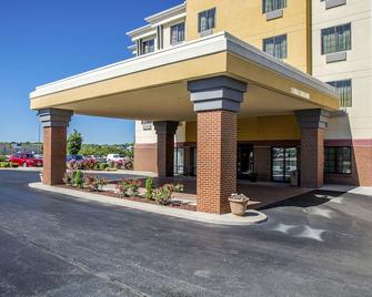 Comfort Suites Cincinnati North - Cincinnati - Building