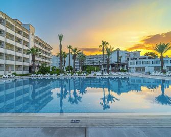 Club Hotel Pineta - Marmaris - Bể bơi