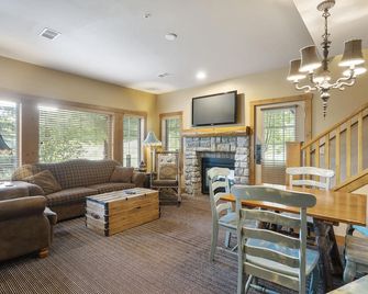 Ski, Golf, Bike, Swim, and More - Condo w/ Private Hot Tub at Boyne! - Boyne Falls - Living room