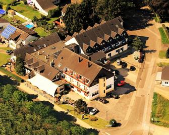 Land-gut-Hotel Zum alten Forsthaus - Huertgenwald - Будівля