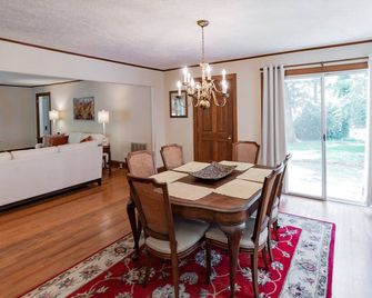 Historic Cottage - At Hopelands Gardens close to Hitchcock Woods (Remodeled) - Aiken - Dining room