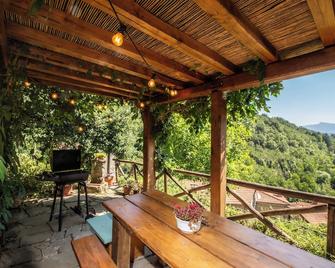 Ciucola house, typical Tuscan structure with pool, surrounded by nature - Ortignano - Balcón